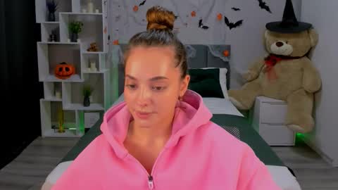 Snapshot of melaniealves chatting on October 2025 06:08:02 PM MelanieAlves online show from October 2025 06:08:02 PM