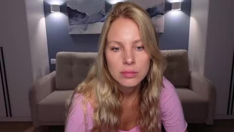 Melanie Bennett online show from September 2025 06:04:02 AM