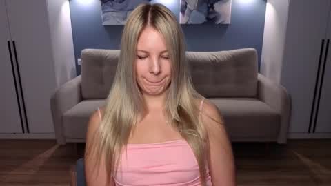 Melanie Bennett online show from November 2025 06:58:02 AM