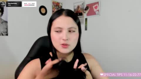 Snapshot of melanieev chatting on December 2024 04:43:01 PM mel online show from December 2024 04:43:01 PM