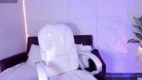 Snapshot of melanieklaus chatting on January 2026 12:10:02 PM Melanie online show from January 2026 12:10:02 PM