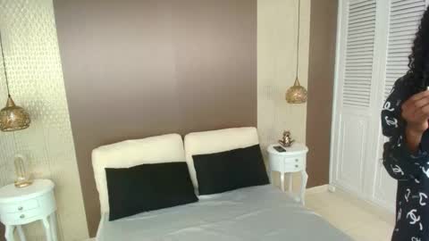 Snapshot of melaniepatton chatting on November 2025 12:06:01 PM Melanie online show from November 2025 12:06:01 PM