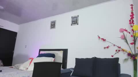 melaniie_roussel online show from December 2025 01:46:02 AM