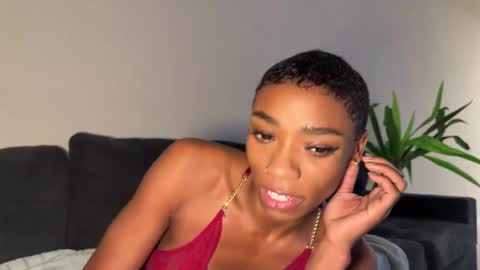 Snapshot of melaninmelanix chatting on February 2026 05:45:01 AM melaninmelanix online show from February 2026 05:45:01 AM