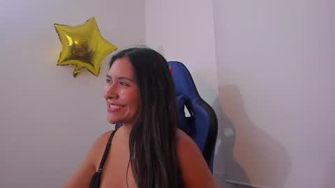 Snapshot of melany_arizaaa chatting on February 2025 04:03:02 AM melany_arizaaa online show from February 2025 04:03:02 AM