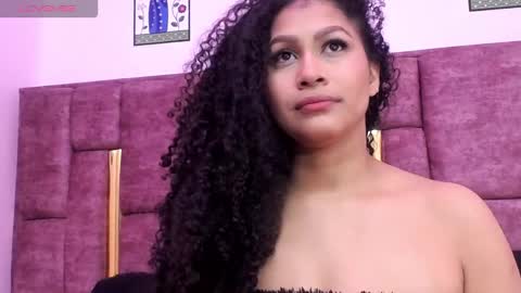Snapshot of melany_garden chatting on September 2025 12:43:02 PM LAURA online show from September 2025 12:43:02 PM