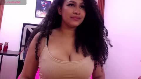 Snapshot of melany_garden chatting on October 2025 07:09:02 PM LAURA online show from October 2025 07:09:02 PM