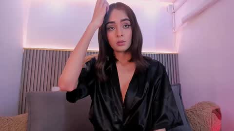 melany_hoffman online show from November 2025 08:30:01 PM