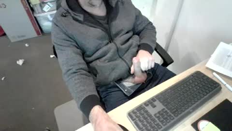 melbguy_075 online show from June 2026 06:21:02 AM