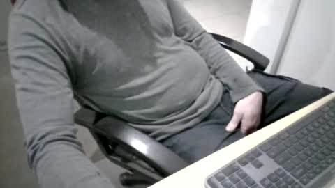 melbguy_075 online show from July 2026 07:11:01 AM