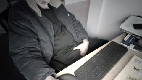 melbguy_075 online show from July 2026 07:04:02 AM