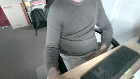 melbguy_075 online show from August 2026 03:16:02 AM