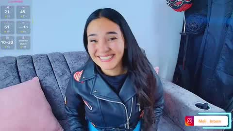    Independent model online show from October 2025 06:45:02 AM