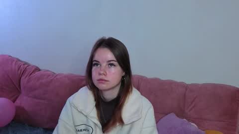 Snapshot of meliamaheia chatting on October 2025 07:42:01 AM Erica online show from October 2025 07:42:01 AM