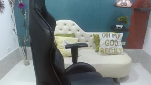 Snapshot of melika_sweet chatting on February 2025 06:03:01 PM eli online show from February 2025 06:03:01 PM