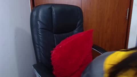Snapshot of melika_sweet chatting on September 2025 04:19:02 PM eli online show from September 2025 04:19:02 PM
