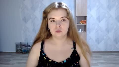 Snapshot of melina_beauty chatting on October 2025 08:59:02 AM Melina online show from October 2025 08:59:02 AM