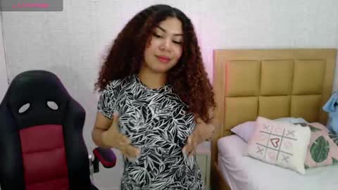 Snapshot of melinamartins chatting on February 2025 10:54:01 PM M E L I N A online show from February 2025 10:54:01 PM