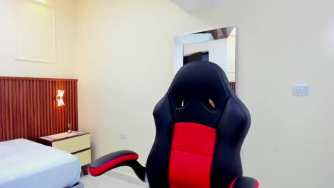 Snapshot of melinamartins chatting on February 2025 07:31:02 PM M E L I N A online show from February 2025 07:31:02 PM