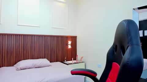 Snapshot of melinamartins chatting on March 2025 07:37:01 PM M E L I N A online show from March 2025 07:37:01 PM