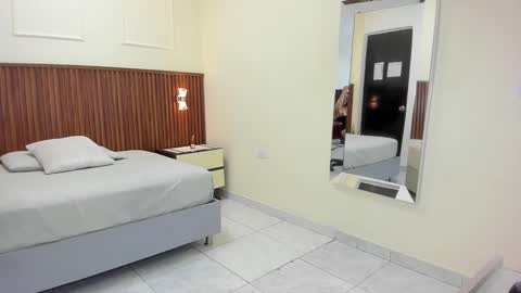 Snapshot of melinamartins chatting on September 2025 09:04:02 PM M E L I N A online show from September 2025 09:04:02 PM