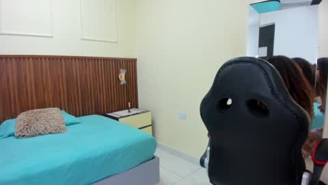 Snapshot of melinamartins chatting on October 2025 07:31:01 PM M E L I N A online show from October 2025 07:31:01 PM