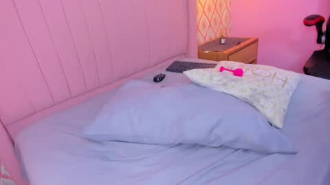 Snapshot of melinamartins chatting on October 2025 09:16:02 PM M E L I N A online show from October 2025 09:16:02 PM