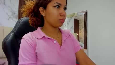 Snapshot of melinamartins chatting on November 2025 12:23:02 PM M E L I N A online show from November 2025 12:23:02 PM