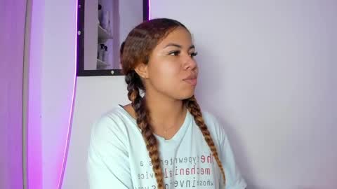 M E L I N A  online show from April 2026 09:20:01 PM