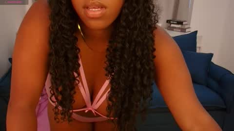 Snapshot of melinda_gray chatting on April 2026 07:54:01 PM Melinda online show from April 2026 07:54:01 PM