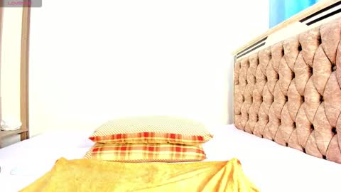 Snapshot of melinda_rosy chatting on October 2025 04:37:01 AM rose online show from October 2025 04:37:01 AM