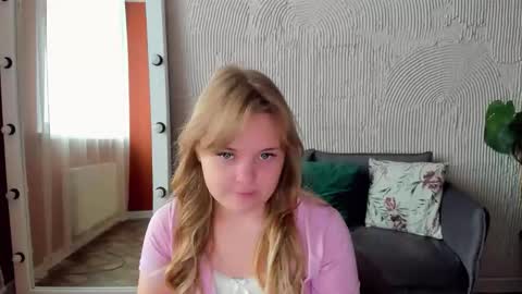 Sophia online show from September 2025 07:23:01 AM