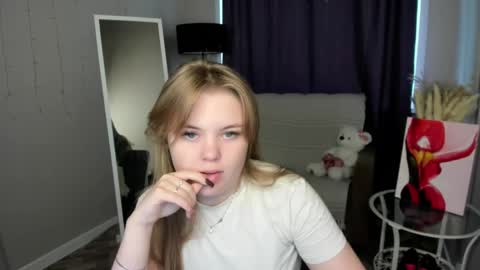 Sophia online show from May 2026 06:00:01 AM