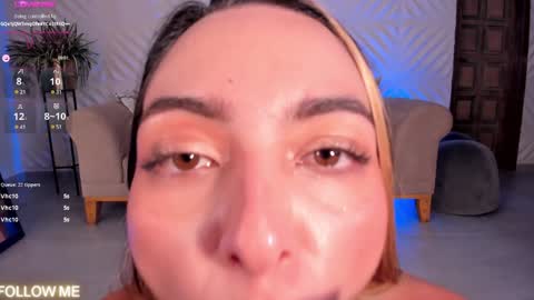 Snapshot of melissamoore_ chatting on January 2025 08:54:02 AM Call me Meli online show from January 2025 08:54:02 AM