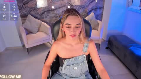 Snapshot of melissamoore_ chatting on February 2025 12:03:01 AM Call me Meli online show from February 2025 12:03:01 AM