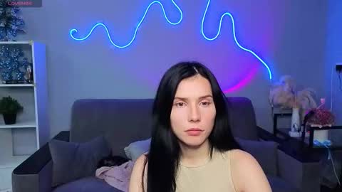 mellhyees online show from December 2025 06:17:01 PM