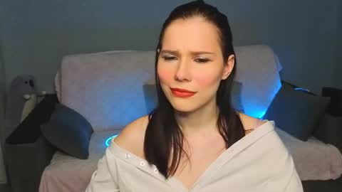 mellhyees online show from March 2026 05:32:01 PM