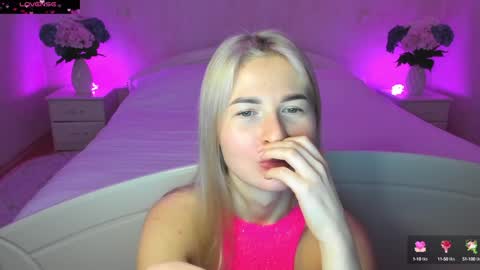 Mellina online show from December 2024 10:19:01 PM