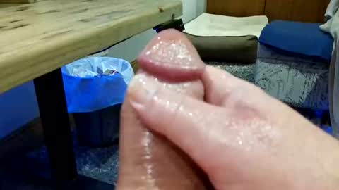 mellomike online show from April 2026 05:00:01 PM