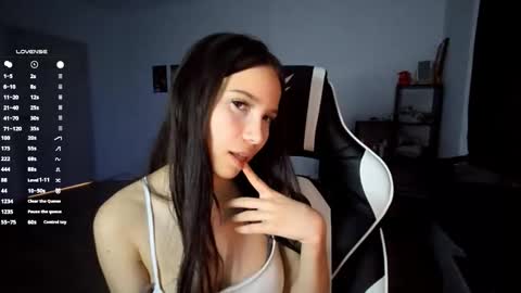 Snapshot of mellowpearl chatting on October 2025 07:15:02 PM EVA online show from October 2025 07:15:02 PM