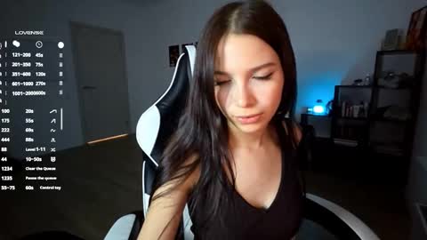 Snapshot of mellowpearl chatting on November 2025 04:07:01 PM EVA online show from November 2025 04:07:01 PM