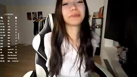 Snapshot of mellowpearl chatting on November 2025 04:27:01 PM EVA online show from November 2025 04:27:01 PM