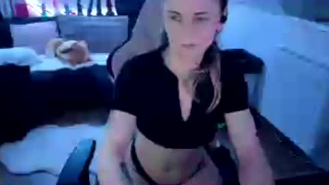 Snapshot of melly4you chatting on July 2026 08:33:02 PM melly4you online show from July 2026 08:33:02 PM