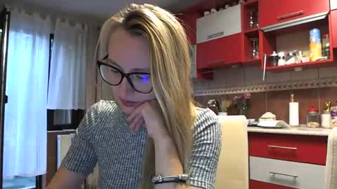 Melly online show from September 2025 06:15:02 AM