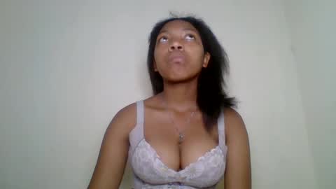 Snapshot of melodie_00 chatting on August 2026 11:24:02 AM melodie_00 online show from August 2026 11:24:02 AM