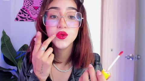 Snapshot of melodie_roy chatting on February 2025 05:09:01 PM Melodie Roy 999 online show from February 2025 05:09:01 PM