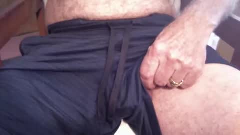 Mimis man online show from February 2026 06:59:02 PM