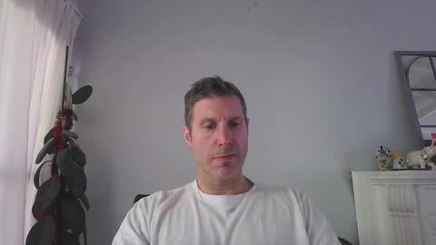 menotista online show from February 2026 06:19:01 PM