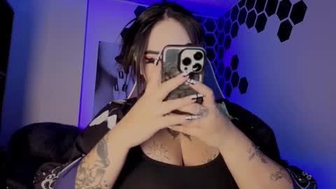 Snapshot of meow_boo chatting on February 2026 05:13:02 PM Aruz online show from February 2026 05:13:02 PM