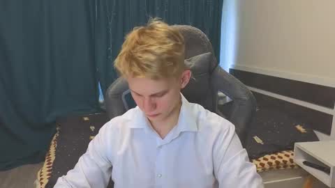 Mickey online show from November 2025 09:47:02 AM